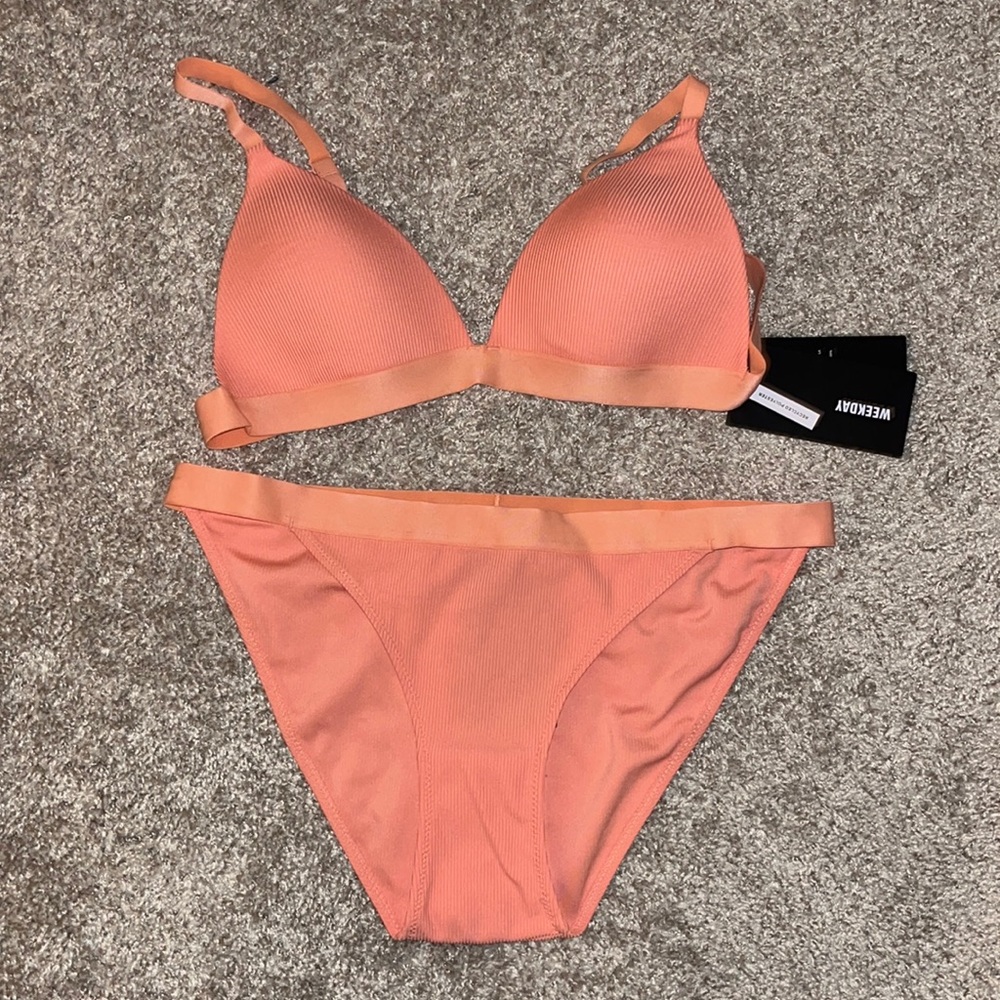 weekday swimsuit set
